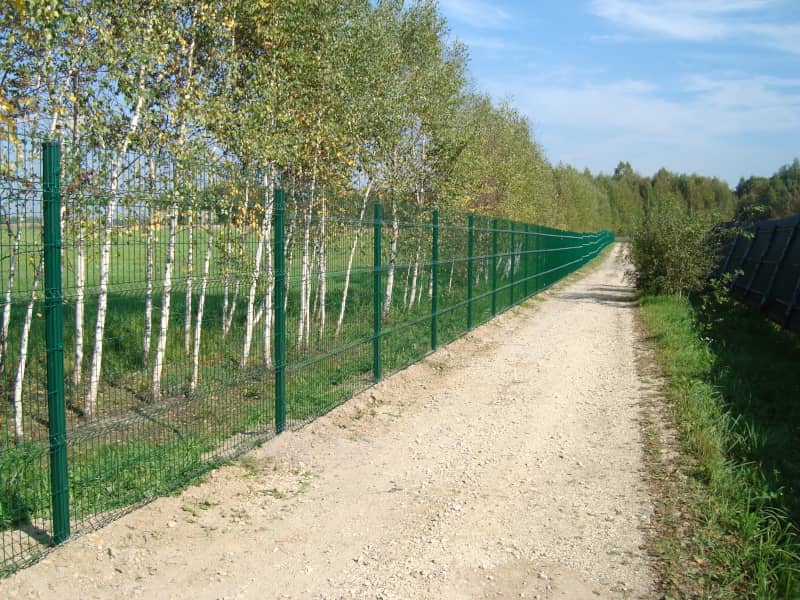 Сетчатый забор DoorHan в Обиниске с установкой