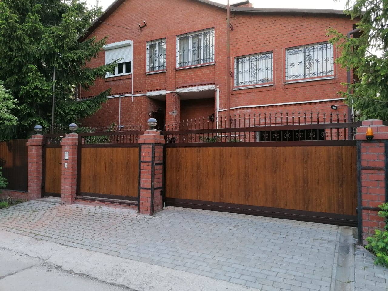 Уличные ворота DoorHan в Обиниске с установкой